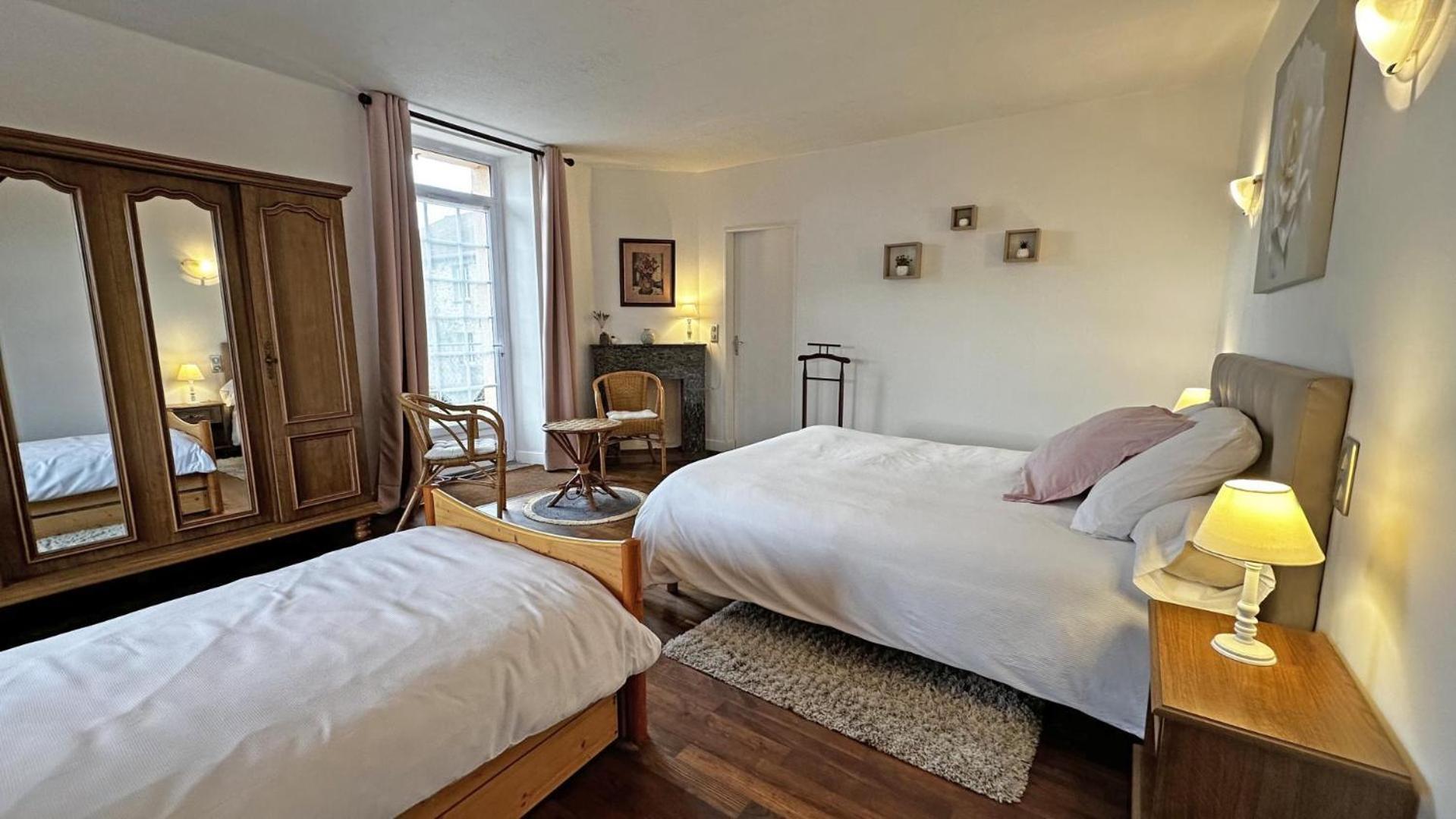 Chez Doussaud Bed & Breakfast Bessines-sur-Gartempe Exterior foto